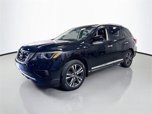 2017 Nissan Pathfinder Platinum