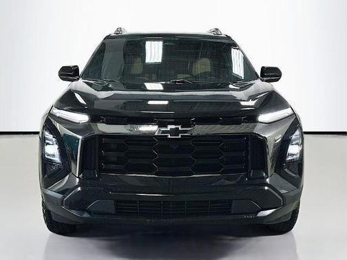 Mosaic Black Metallic 2025 Chevrolet Equinox ACTIV