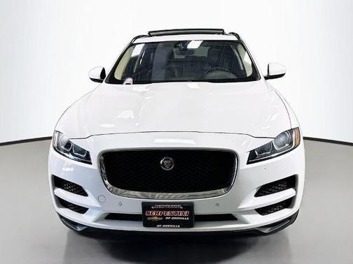 Fuji White 2019 Jaguar F-PACE 25t Premium