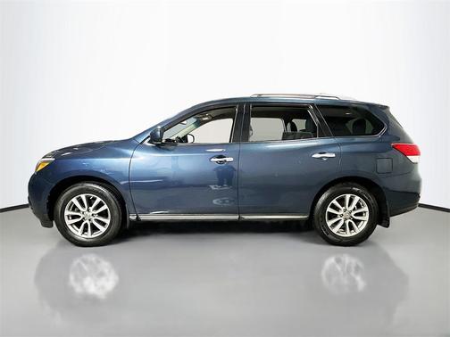 2016 Nissan Pathfinder SV