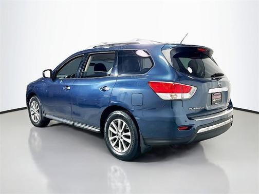 2016 Nissan Pathfinder SV