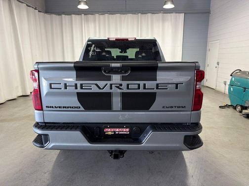 Sterling Gray Metallic 2026 Chevrolet Silverado 1500 Custom
