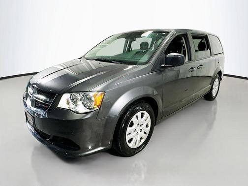 Granite Crystal Clearcoat Metallic 2018 Dodge Grand Caravan SE