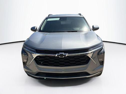 Sterling Gray Metallic 2026 Chevrolet Trax LT