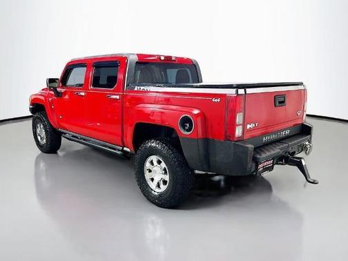 Victory Red 2009 Hummer H3T Alpha