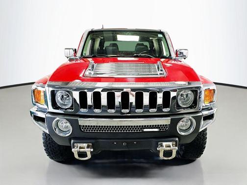 Victory Red 2009 Hummer H3T Alpha