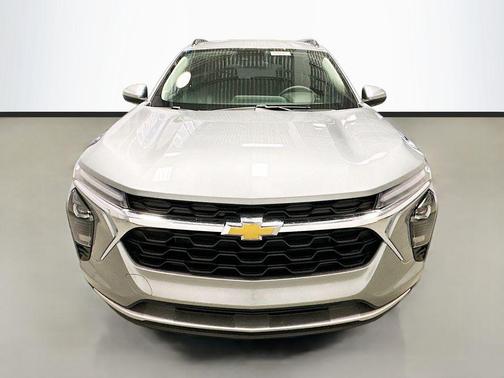 Sterling Gray Metallic 2026 Chevrolet Trax LT