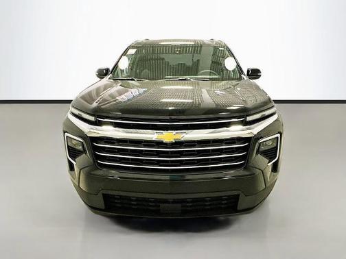 Mosaic Black Metallic 2026 Chevrolet Traverse LT