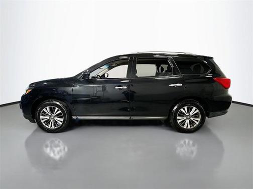 2018 Nissan Pathfinder SV