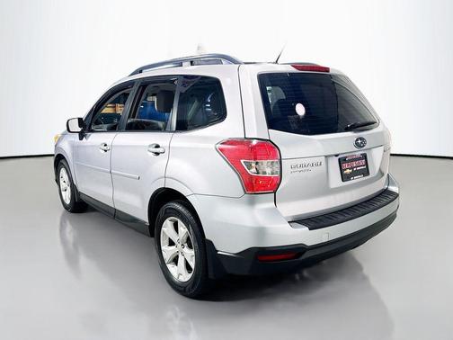 Ice Silver Metallic 2015 Subaru Forester 2.5i