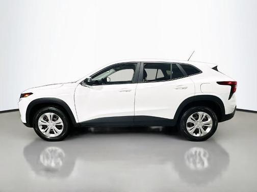 Summit White 2024 Chevrolet Trax LS
