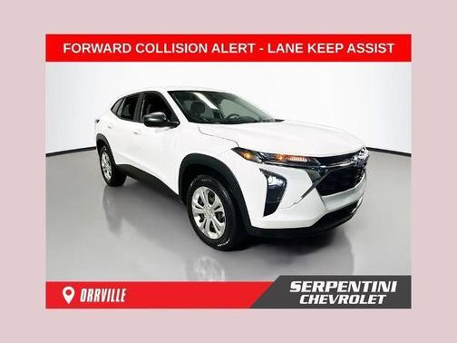 Summit White 2024 Chevrolet Trax LS