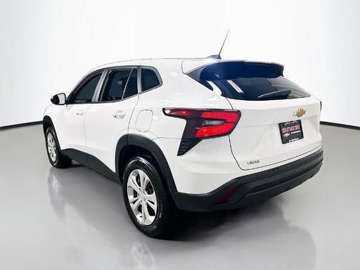 Summit White 2024 Chevrolet Trax LS