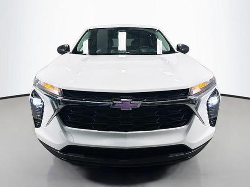 Summit White 2024 Chevrolet Trax LS