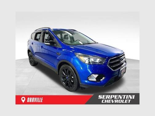 Lightning Blue Metallic 2017 Ford Escape Titanium