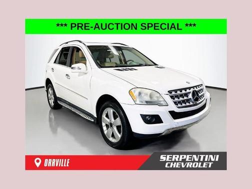 White 2011 Mercedes-Benz M-Class ML 350 4MATIC