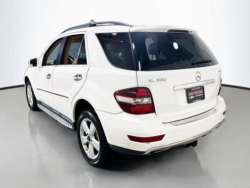 White 2011 Mercedes-Benz M-Class ML 350 4MATIC