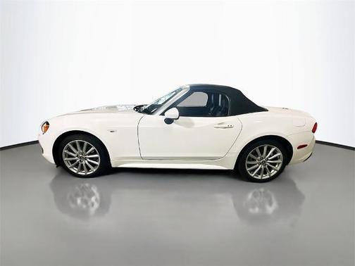 2017 FIAT 124 Spider Lusso