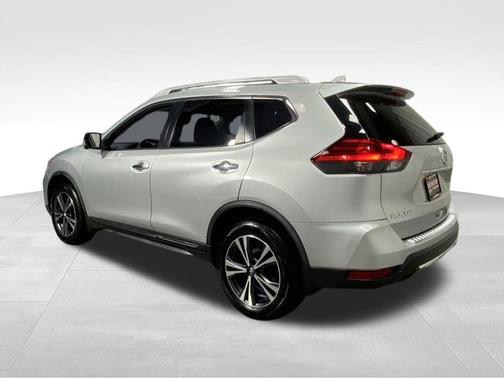 Brilliant Silver 2017 Nissan Rogue SL