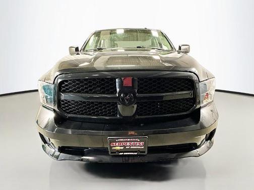 Brilliant Black Crystal Pearlcoat 2017 RAM 1500 Express