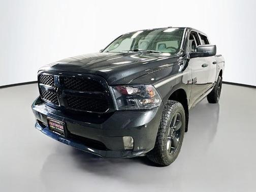 Brilliant Black Crystal Pearlcoat 2017 RAM 1500 Express