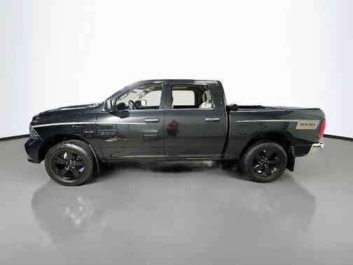Brilliant Black Crystal Pearlcoat 2017 RAM 1500 Express