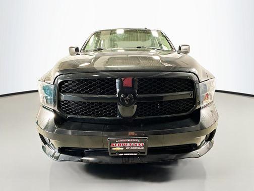 Brilliant Black Crystal Pearlcoat 2017 RAM 1500 Express