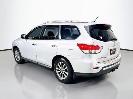 Brilliant Silver 2014 Nissan Pathfinder SV