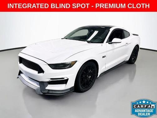 Oxford White 2017 Ford Mustang GT