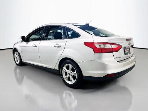 Ingot Silver Metallic 2014 Ford Focus SE