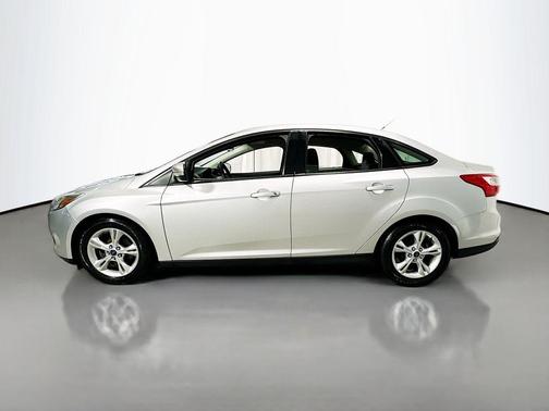 Ingot Silver Metallic 2014 Ford Focus SE