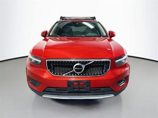 2019 Volvo XC40 MOMENTUM