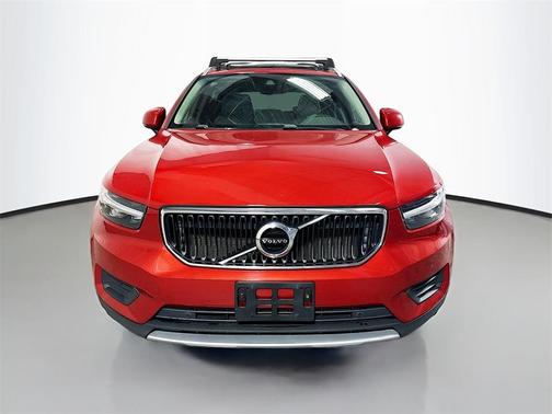 2019 Volvo XC40 MOMENTUM