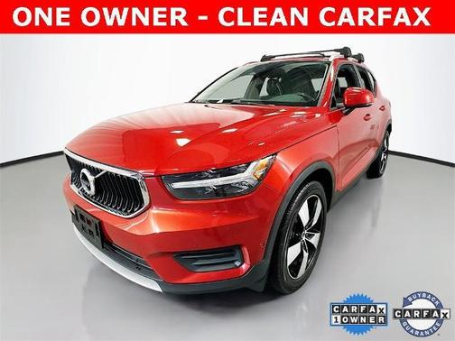 2019 Volvo XC40 MOMENTUM