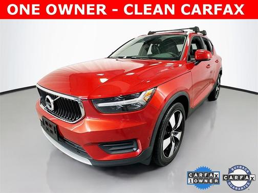 2019 Volvo XC40 MOMENTUM