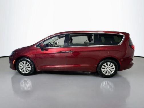 Velvet Red Pearlcoat 2019 Chrysler Pacifica L