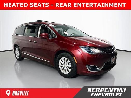 2017 Chrysler Pacifica Touring-L