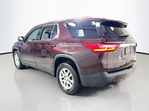Black Cherry Metallic 2020 Chevrolet Traverse LT Cloth