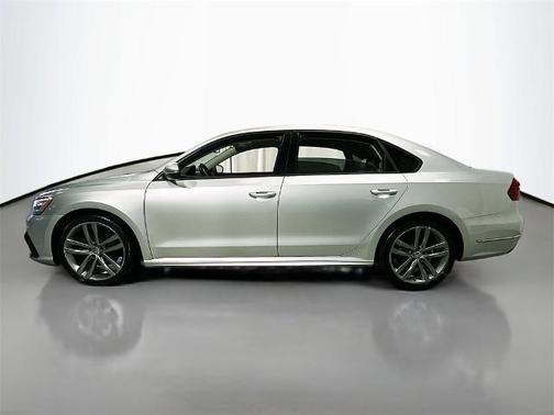 2018 Volkswagen Passat 2.0T R-Line