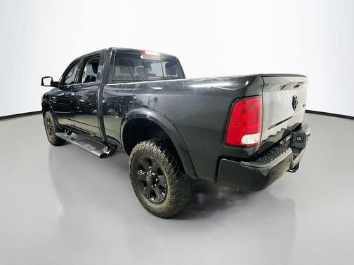 Brilliant Black Crystal Pearlcoat 2018 RAM 2500 Lone Star