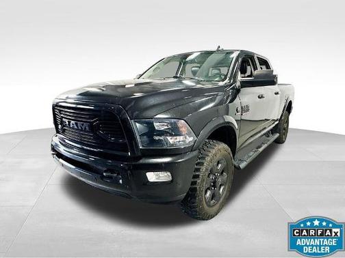 Brilliant Black Crystal Pearlcoat 2018 RAM 2500 Lone Star