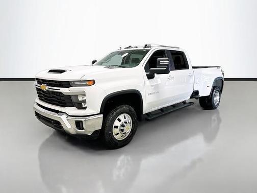 Summit White 2026 Chevrolet Silverado 3500 LT