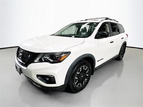 2020 Nissan Pathfinder SL