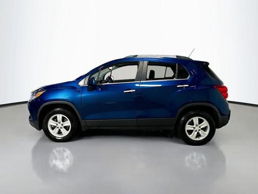 Pacific Blue Metallic 2020 Chevrolet Trax LT
