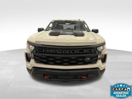 White Sand 2026 Chevrolet Silverado 1500 Custom Trail Boss