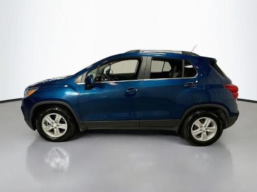 Pacific Blue Metallic 2019 Chevrolet Trax LT