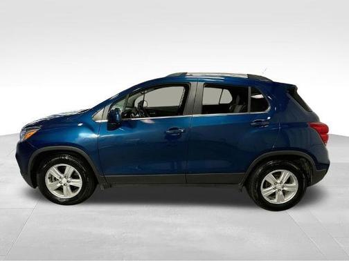 Pacific Blue Metallic 2019 Chevrolet Trax LT