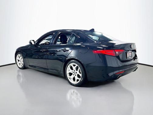 Alfa Black 2021 Alfa Romeo Giulia Base