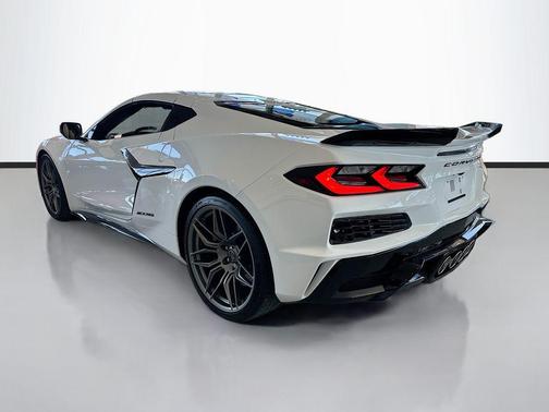 Arctic White 2026 Chevrolet Corvette Z06