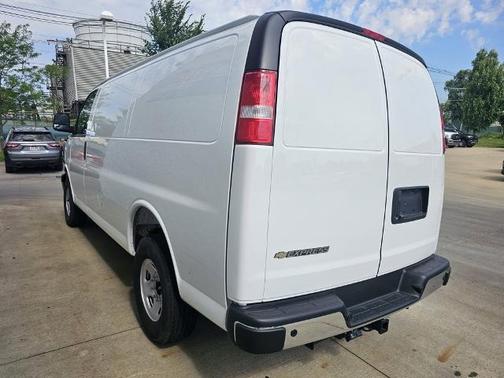 2025 Chevrolet Express 3500 Work Van